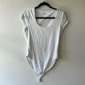 White Old Navy Short Sleeve Bodysuit